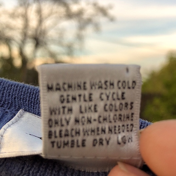 ALFANI MEN’S VINTAGE V - NECK LONG SLEEVE SWEATER - Large BLUE - GUC 🥳HP🥳 - Picture 7 of 14